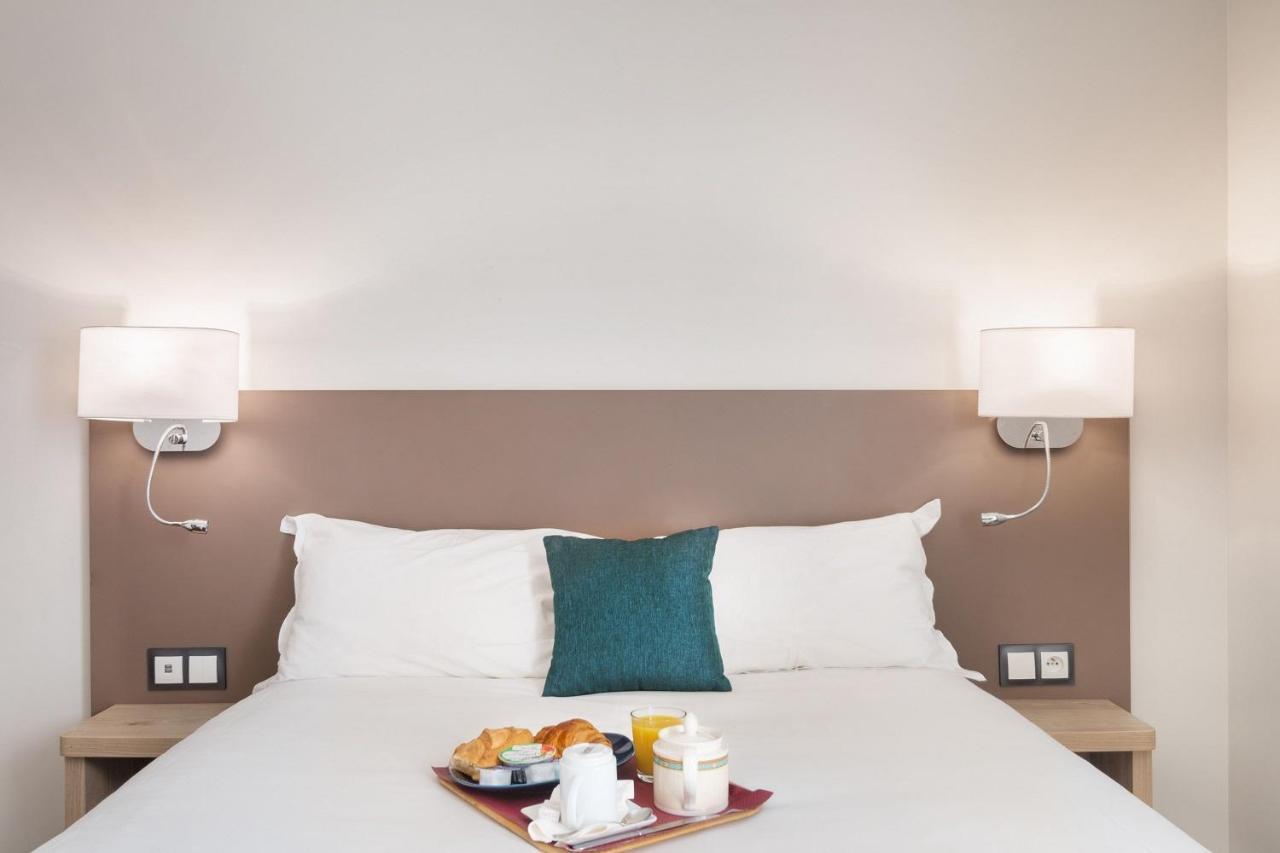 Courcelles Mederic Hotel ปารีส ภายนอก รูปภาพ