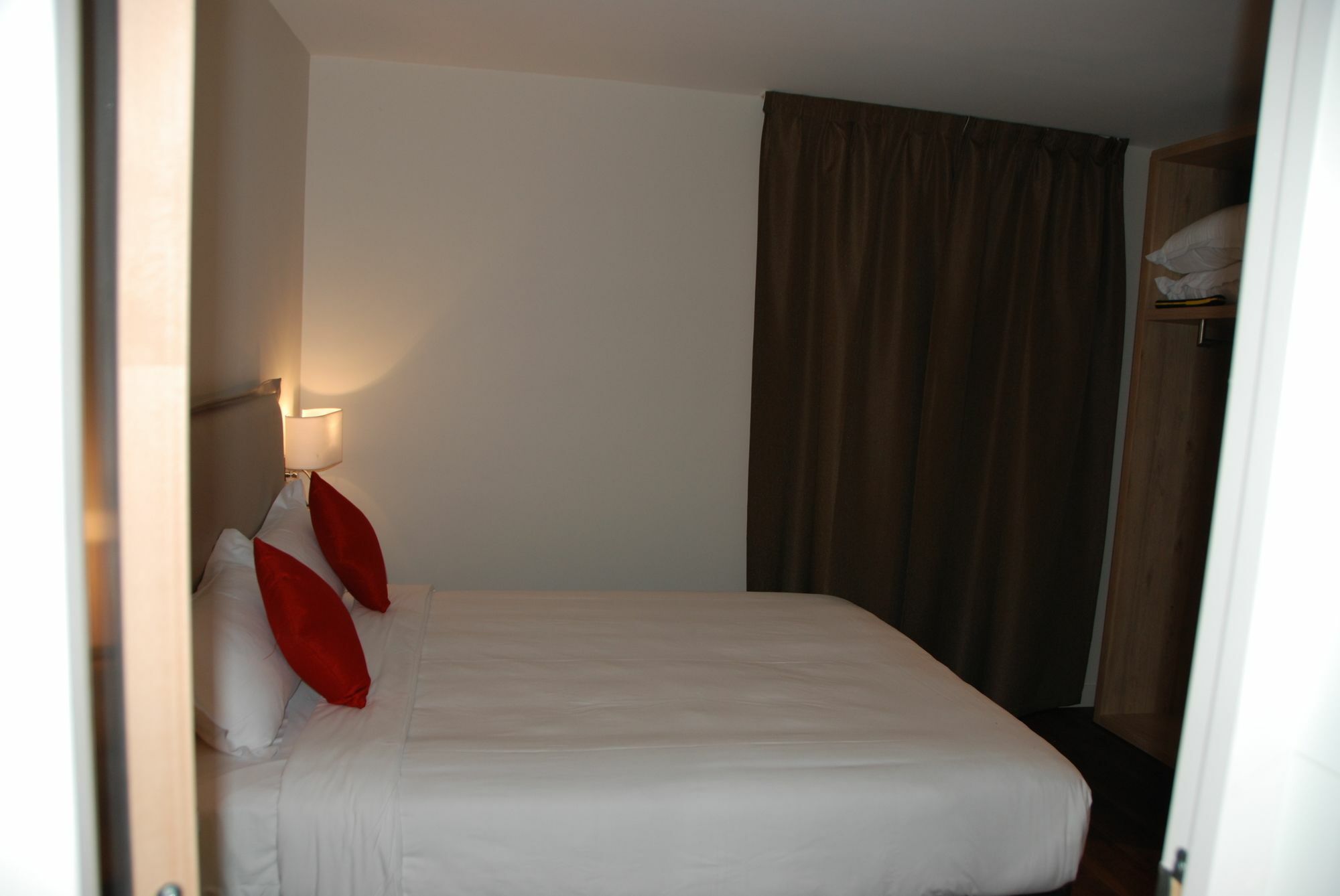 Courcelles Mederic Hotel ปารีส ภายนอก รูปภาพ