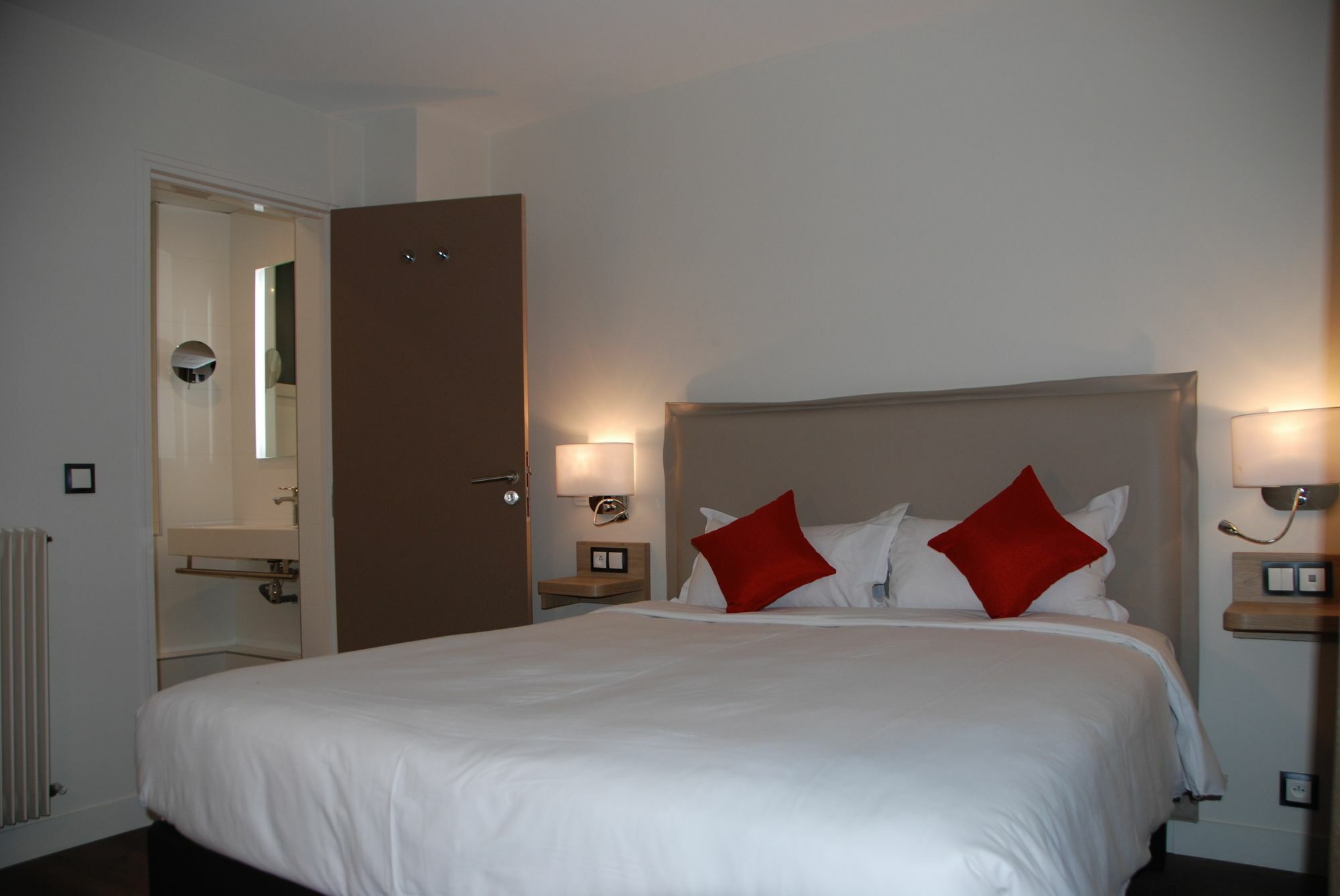 Courcelles Mederic Hotel ปารีส ภายนอก รูปภาพ