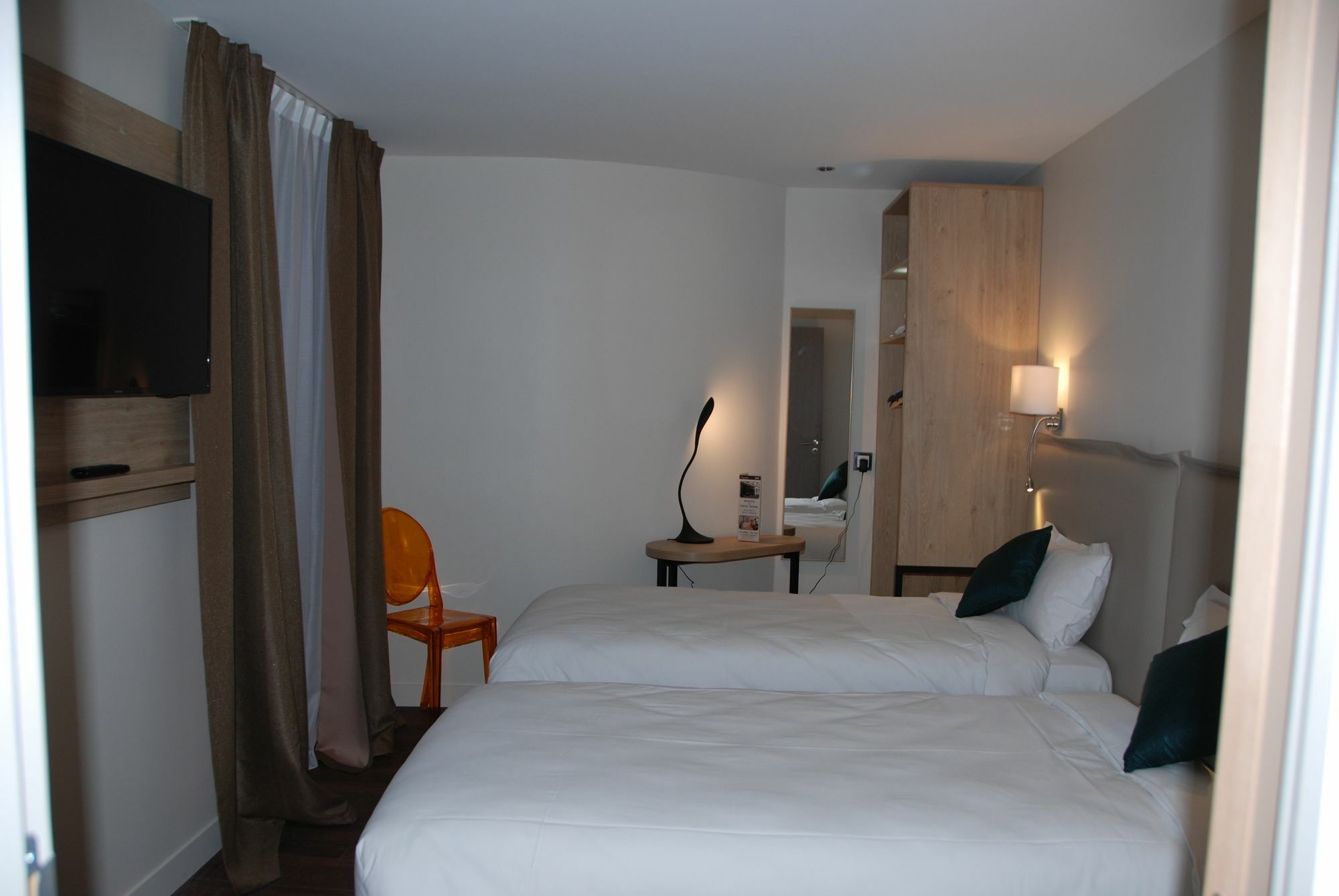 Courcelles Mederic Hotel ปารีส ภายนอก รูปภาพ