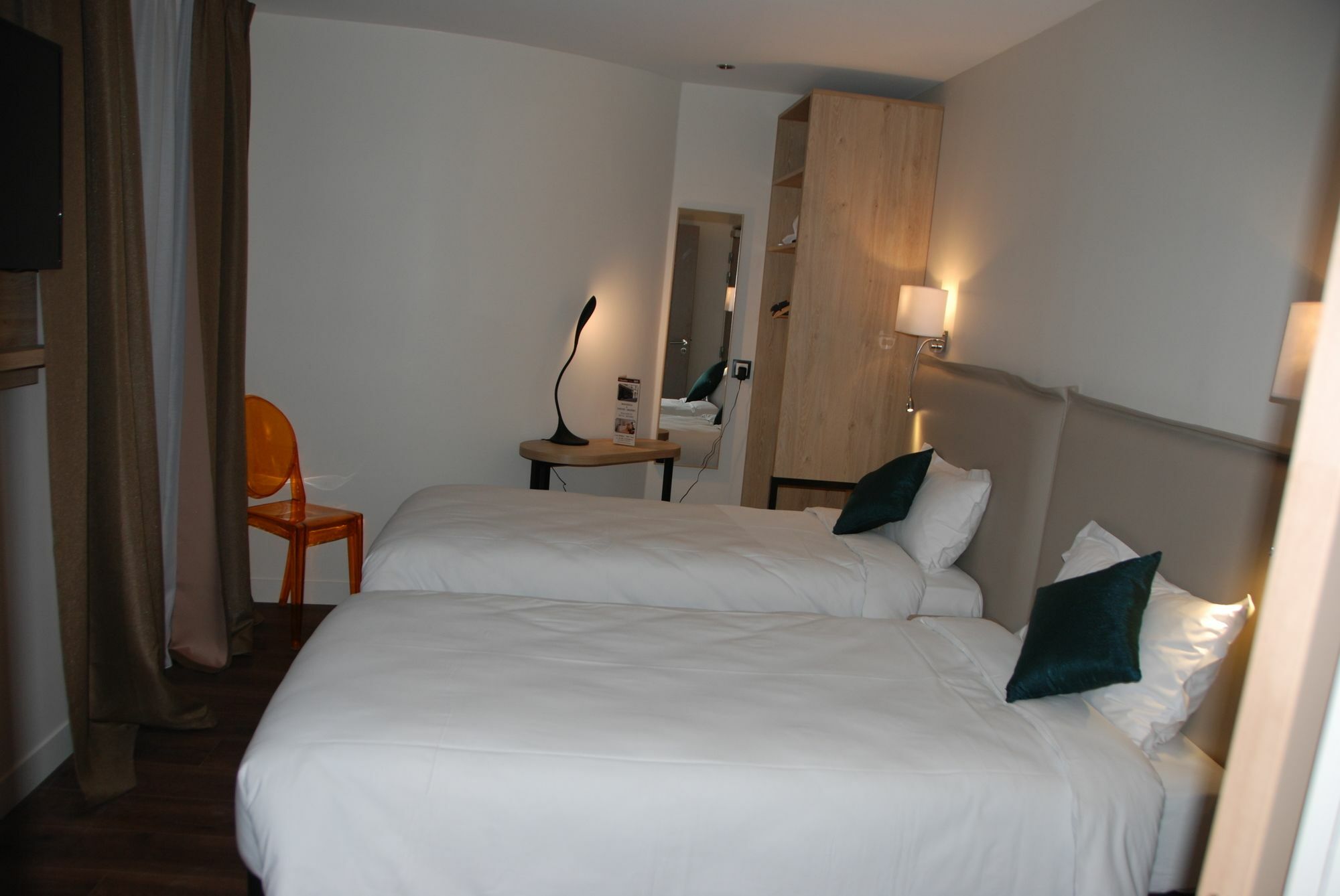 Courcelles Mederic Hotel ปารีส ภายนอก รูปภาพ